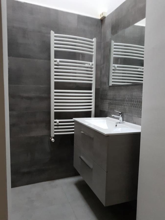 Silver Dream Apartmanhaz เดเบรตเซน ภายนอก รูปภาพ