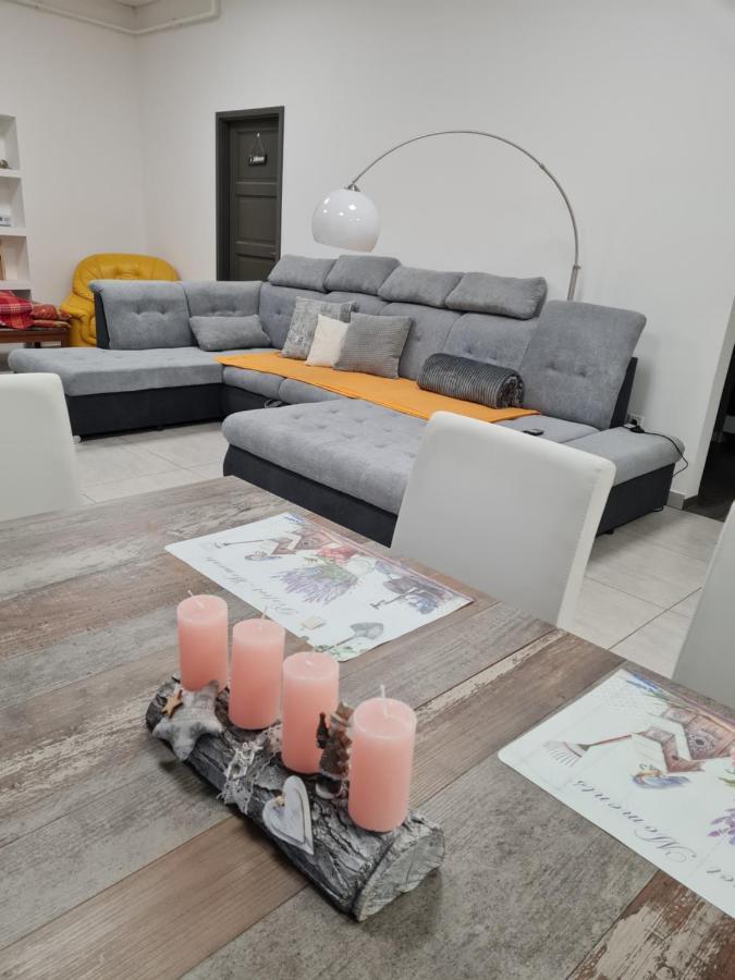 Silver Dream Apartmanhaz เดเบรตเซน ภายนอก รูปภาพ