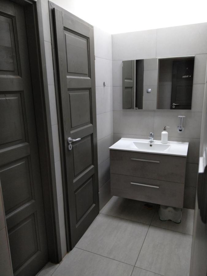 Silver Dream Apartmanhaz เดเบรตเซน ภายนอก รูปภาพ